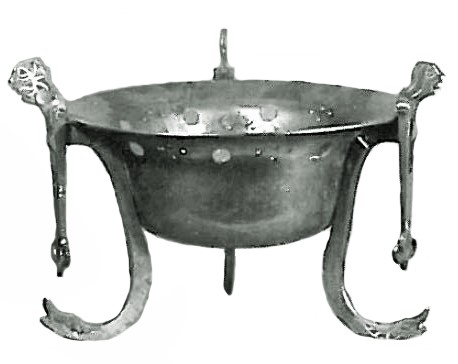 Photo of example of whole chafing dish from the Curtius Museum in Belgium